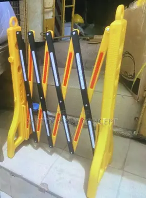 Extendable Plastic Barricade