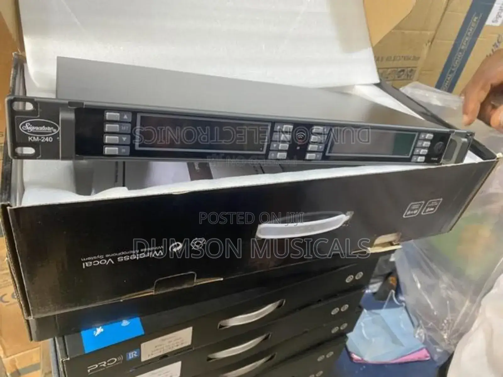 Signature Km-240 4in1 Wireless Microphone System Uhf