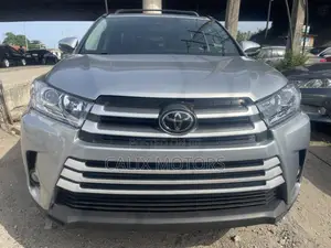 Toyota Highlander 2018 Gray