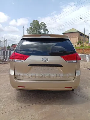 Toyota Sienna LE 8 Passenger 2012 Gold