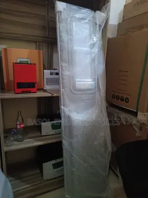 Blue Carbon Exulted Eagle 100w Solar Street Light