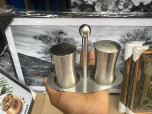 Plat Stainless Salt and Pepper Shakers Set