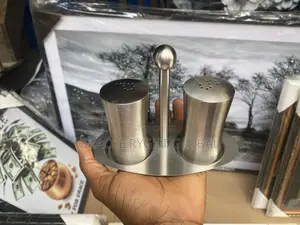 Plat Stainless Salt and Pepper Shakers Set