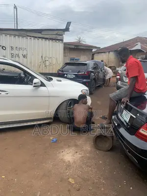 Auto Mechanic for Mecedes Benz BMW and Range Rover