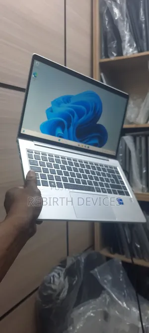 Laptop HP EliteBook 640 G9 16GB Intel Core i7 SSD 512GB