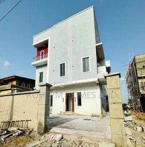 5bdrm Duplex in Secured Estate, Adeniyi Jones for sale