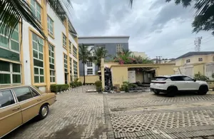 2bdrm Block of Flats in Victoria Island for sale