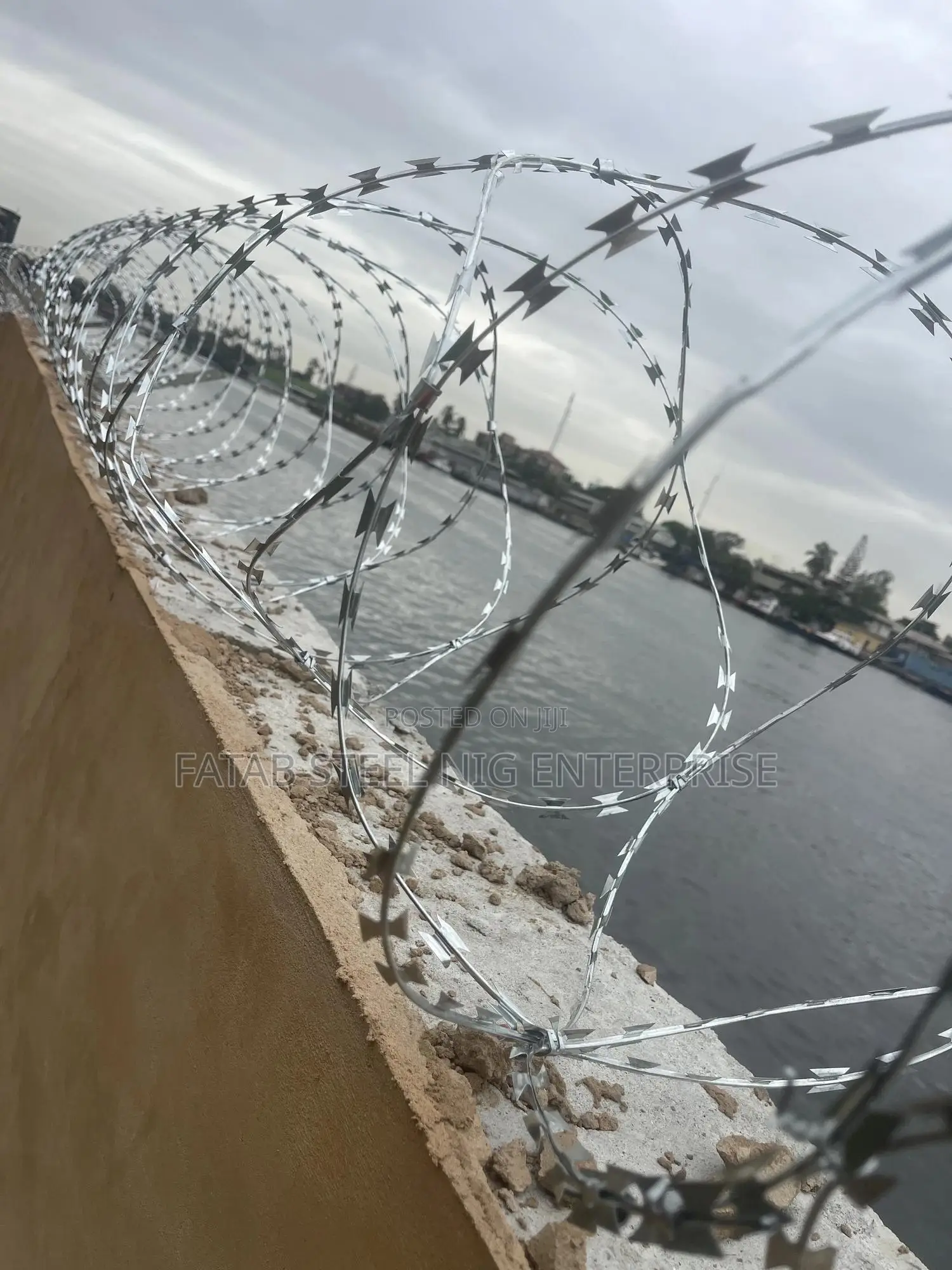 Hot Dipped Anti Rust Razor Fencing