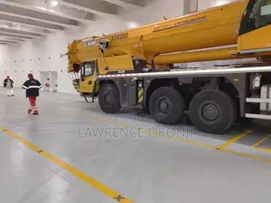 Foreign Used 200 Tons 2018 XCMG Motor Crane