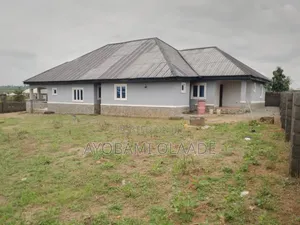 4bdrm Bungalow in Guto, Bwari / Bwari for sale