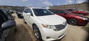 Photo - Toyota Venza 2010 White