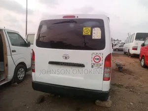 Toyota HiAce 2010 White