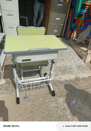 High Quality School Desk
