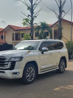 New Toyota Land Cruiser 2024 Off white