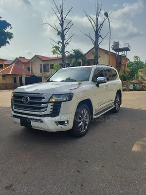 New Toyota Land Cruiser 2024 Off white