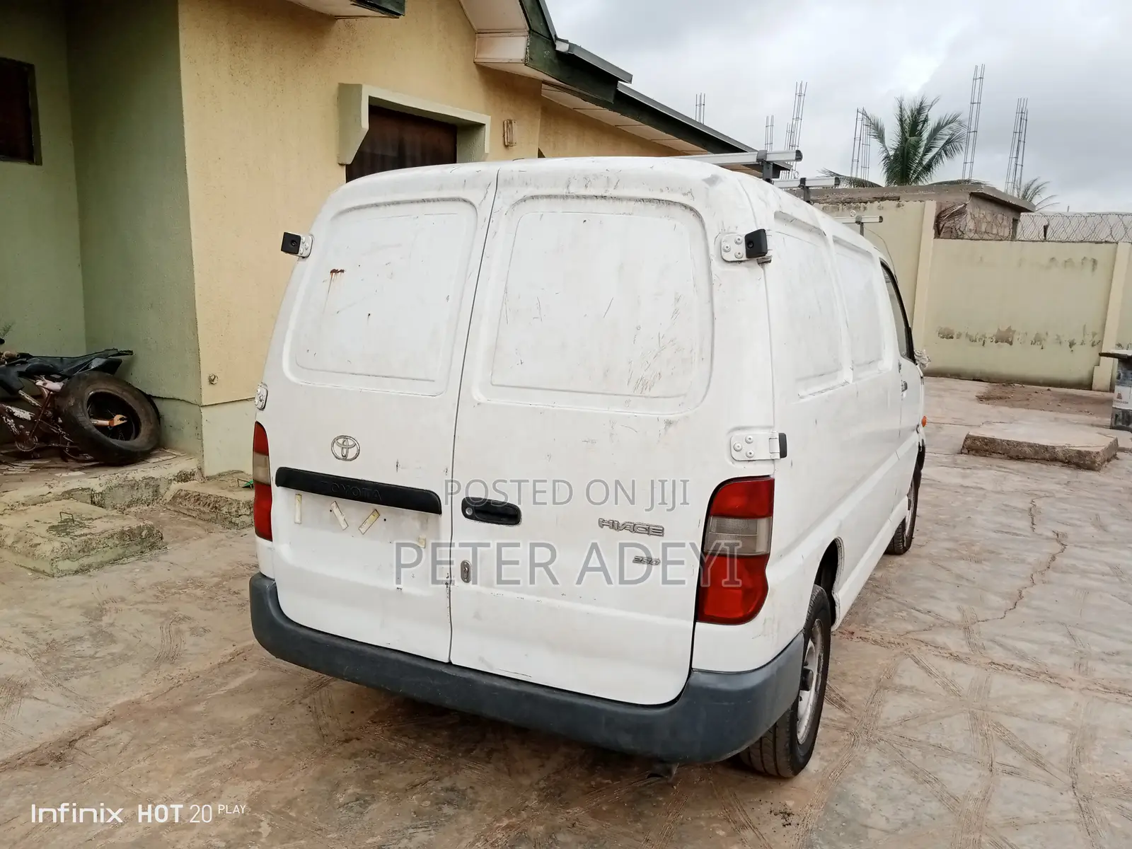 Toyota HiAce 2005 White
