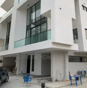 5bdrm Duplex in Secured Estate for sale