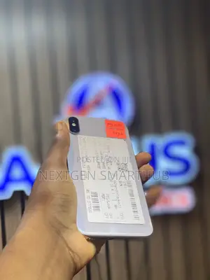 Apple iPhone X 64 GB White