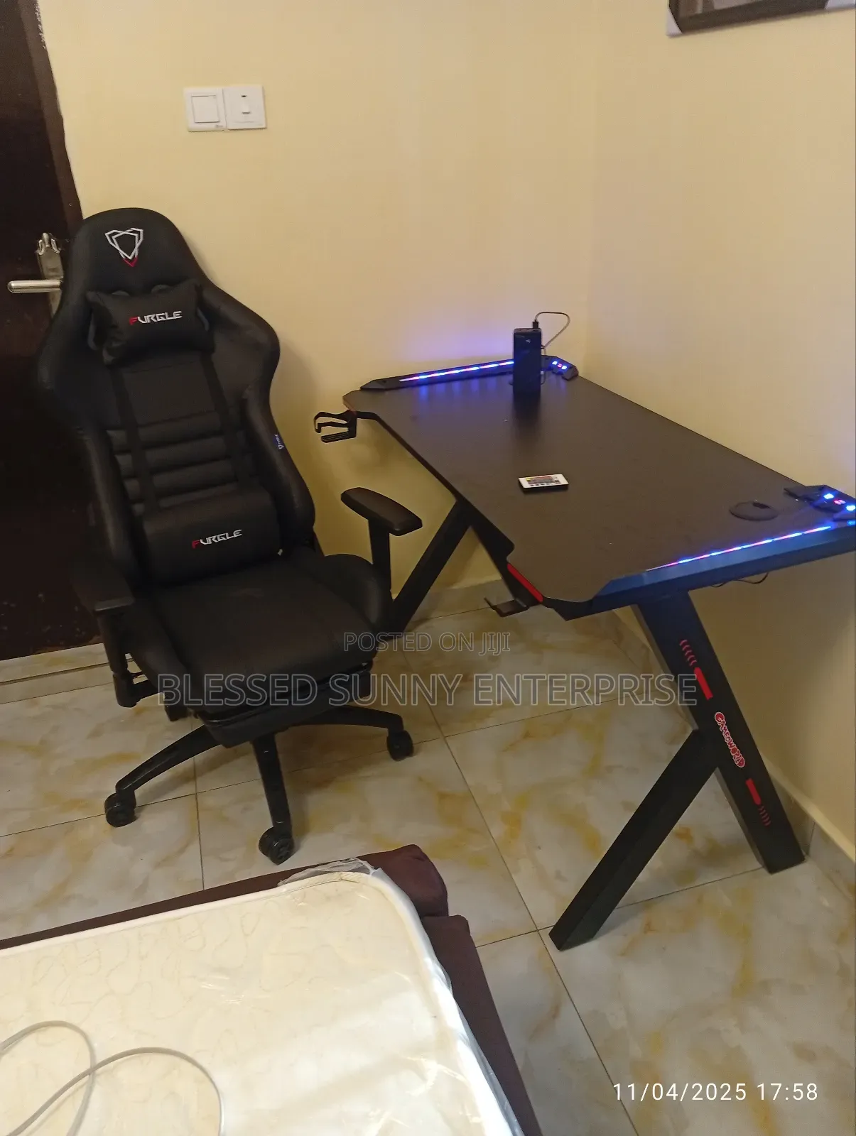 Game Chair With Table