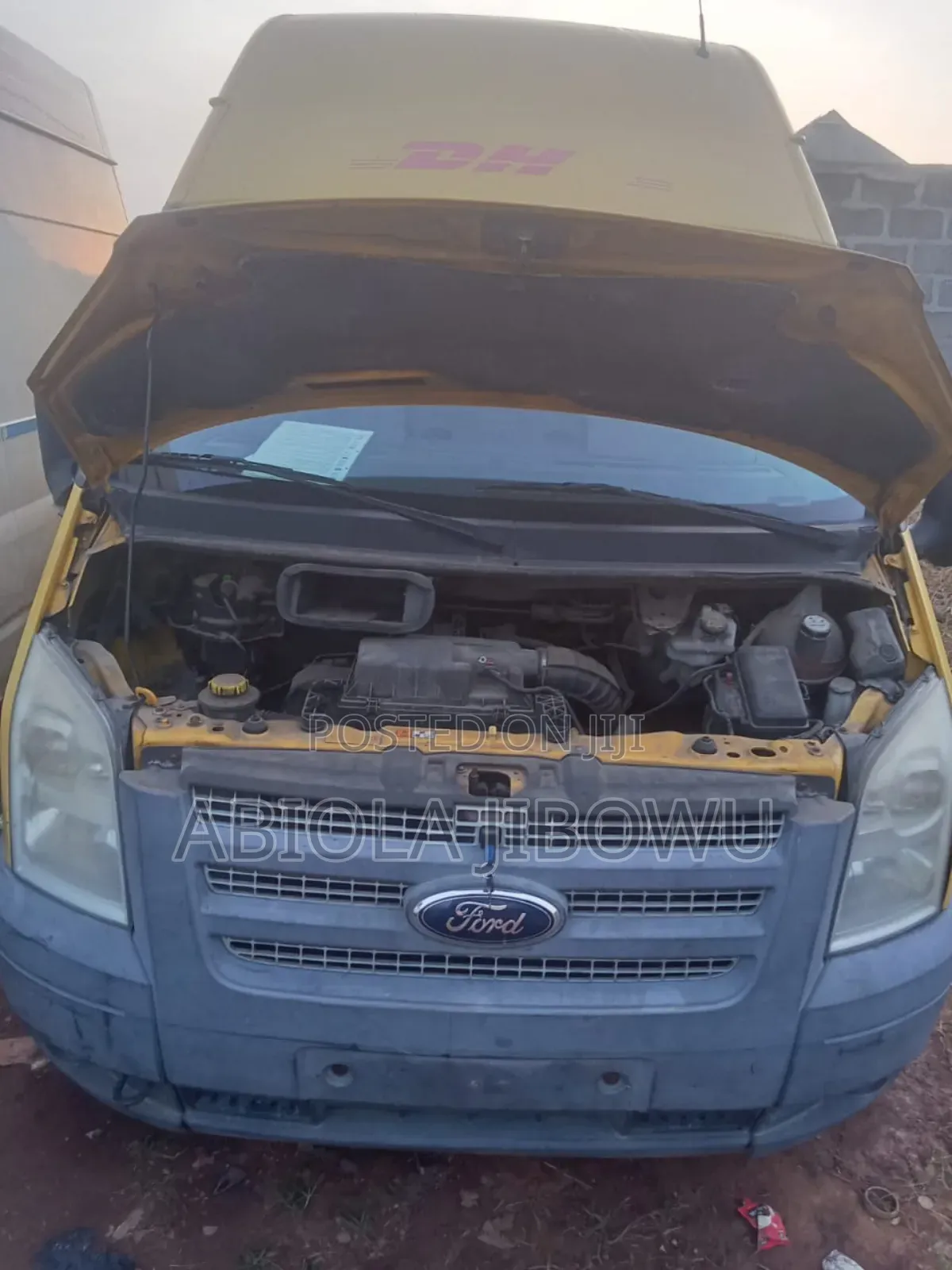 Ford Transit 2012 Yellow