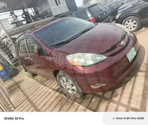 Toyota Sienna LE 4WD 2007 Red