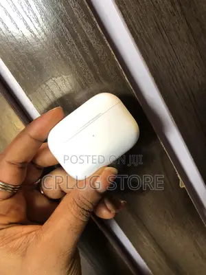 Apple Airpods Pro! Perfect for Music Lover!!(Gently Used)