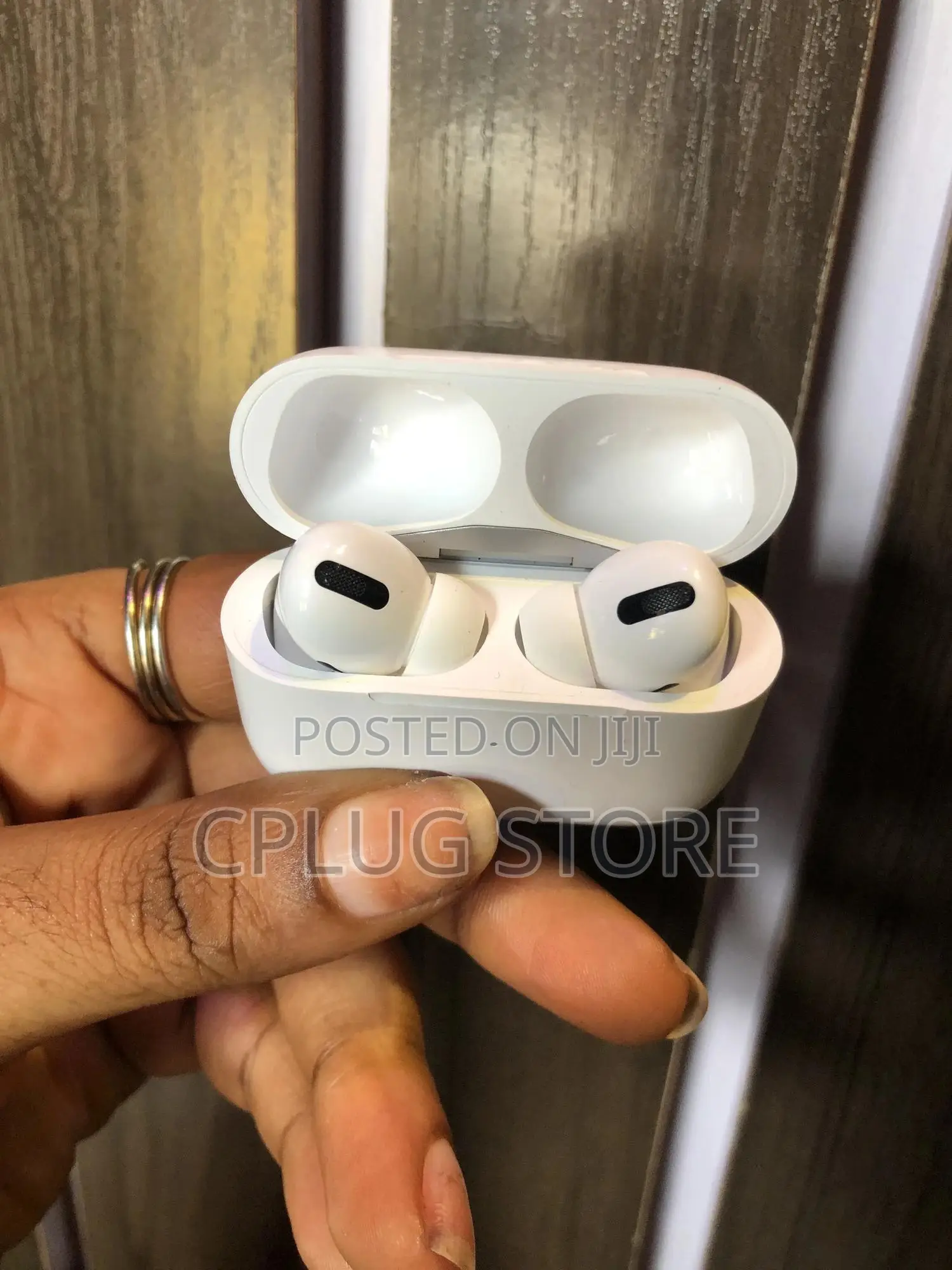 Airpods Pro(Apple)Slightly Used, Fully Functional!.