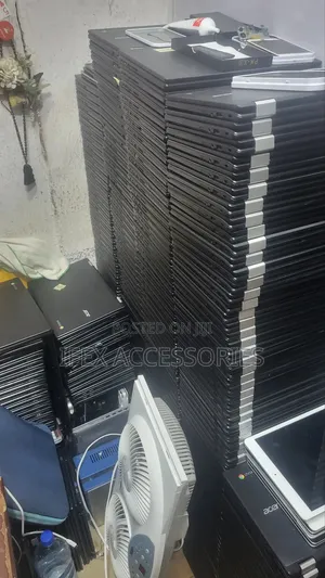 Laptop Acer 4GB HDD+SSD 32GB