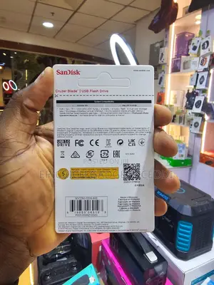 Sandisk Cruzer Blade 32gb.