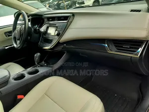 Toyota Avalon XLE Premium 4dr Sedan (3.5L 6cyl 6A) 2014 Gold