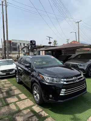 Toyota Highlander XLE 4dr SUV AWD (3.5L 6cyl 6A) 2015 Black