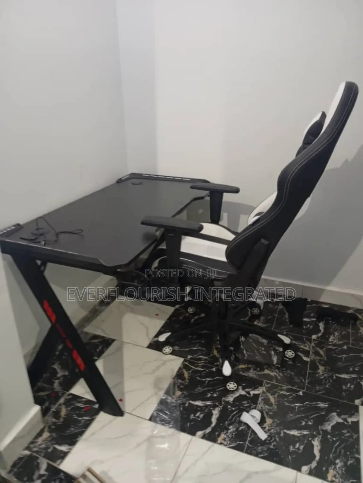 Gaming Table With Chair