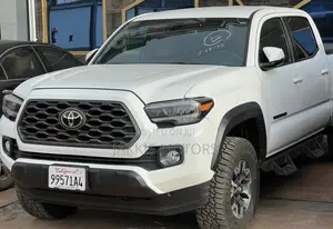 Toyota Tacoma 2024 White