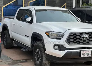 Toyota Tacoma 2024 White