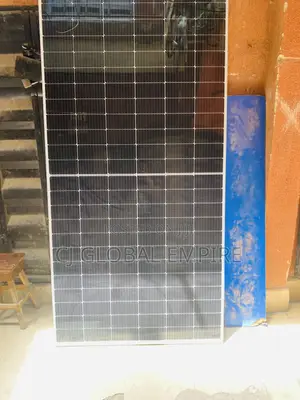 555w Jinko Solar Panel