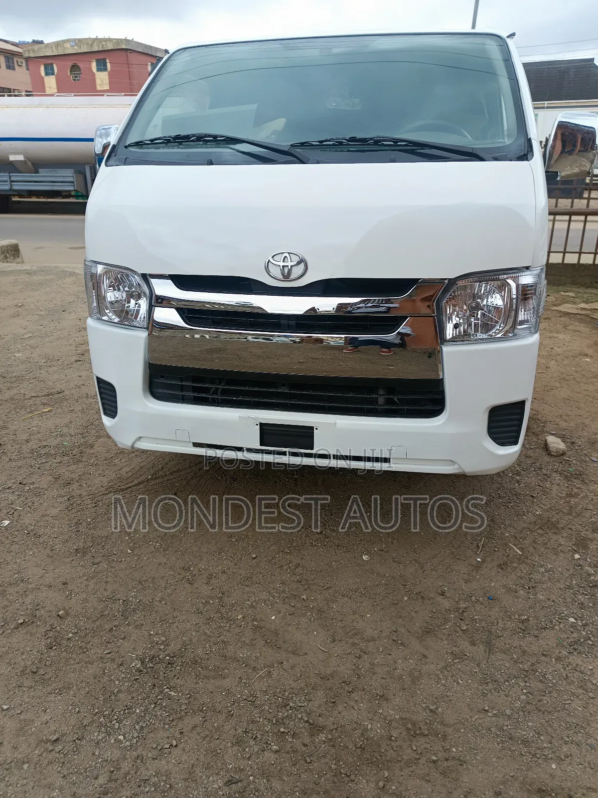 Toyota HiAce 2014 White