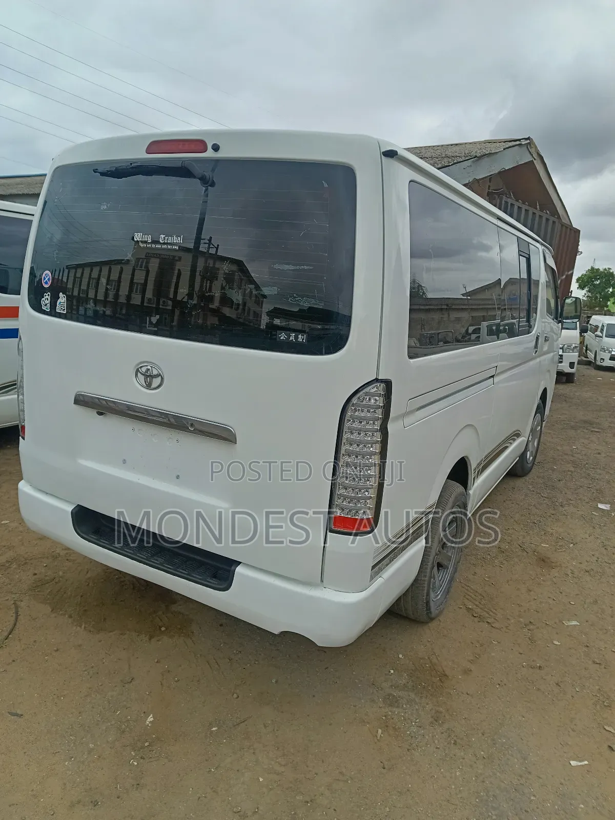 Toyota HiAce 2014 White
