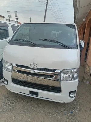 Toyota HiAce 2014 White