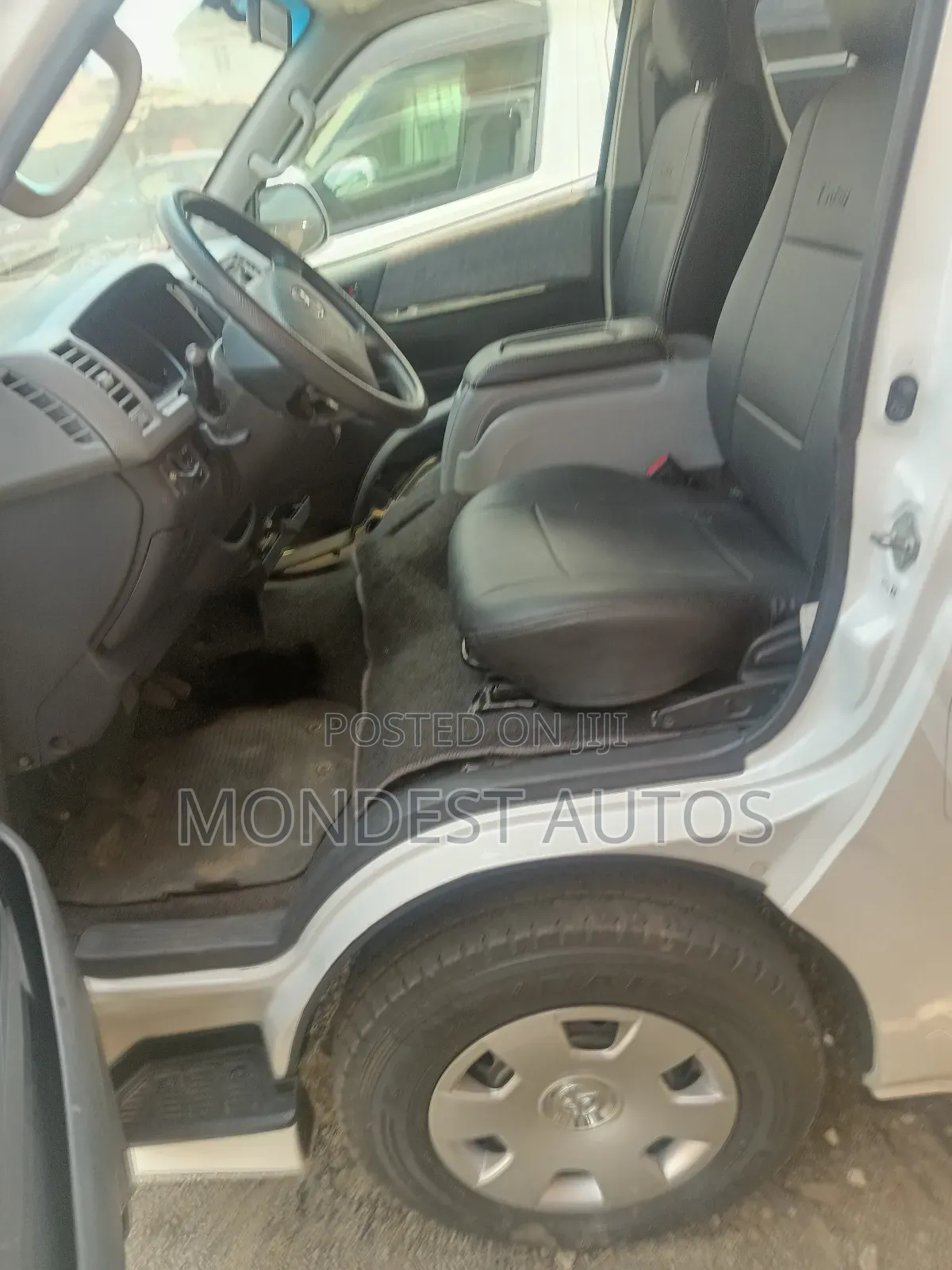 Toyota HiAce 2014 White