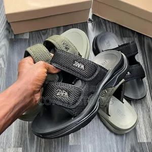 High Quality Zara Tech Run Cut Black/Green Pl Pam Hard Sole