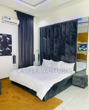 Fancy and Serviced Masterbedroom