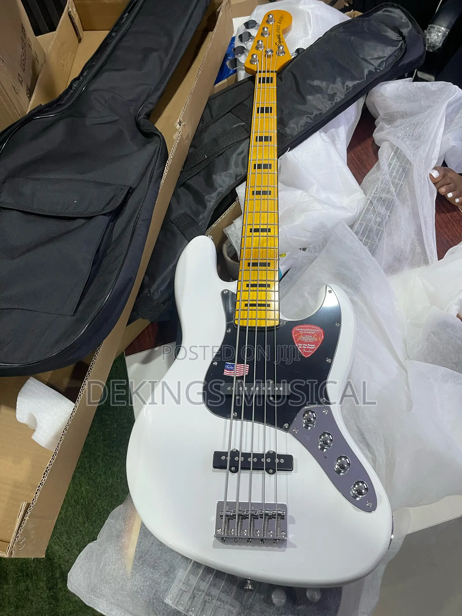 Fender Squire Jazz Bass Active 5 Strings Electric Guitar