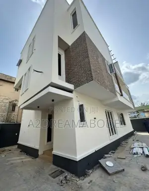 5bdrm Duplex in Adeniyi Jones, Ikeja for rent