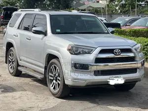 Toyota 4-Runner Limited 4dr SUV 4WD (4.0L 6cyl 5A) 2015 Silver
