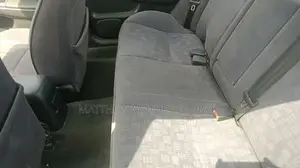 Toyota Avensis Liftback 2004 Silver