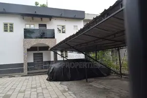 5bdrm Townhouse / Terrace in Apo, Zone B for rent