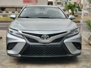 Toyota Camry XSE (2.5L 4cyl 8A) 2019 Silver