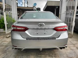 Toyota Camry XSE (2.5L 4cyl 8A) 2019 Silver