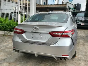 Toyota Camry XSE (2.5L 4cyl 8A) 2019 Silver
