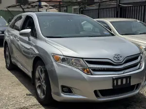 Toyota Venza Limited AWD V6 2013 Silver